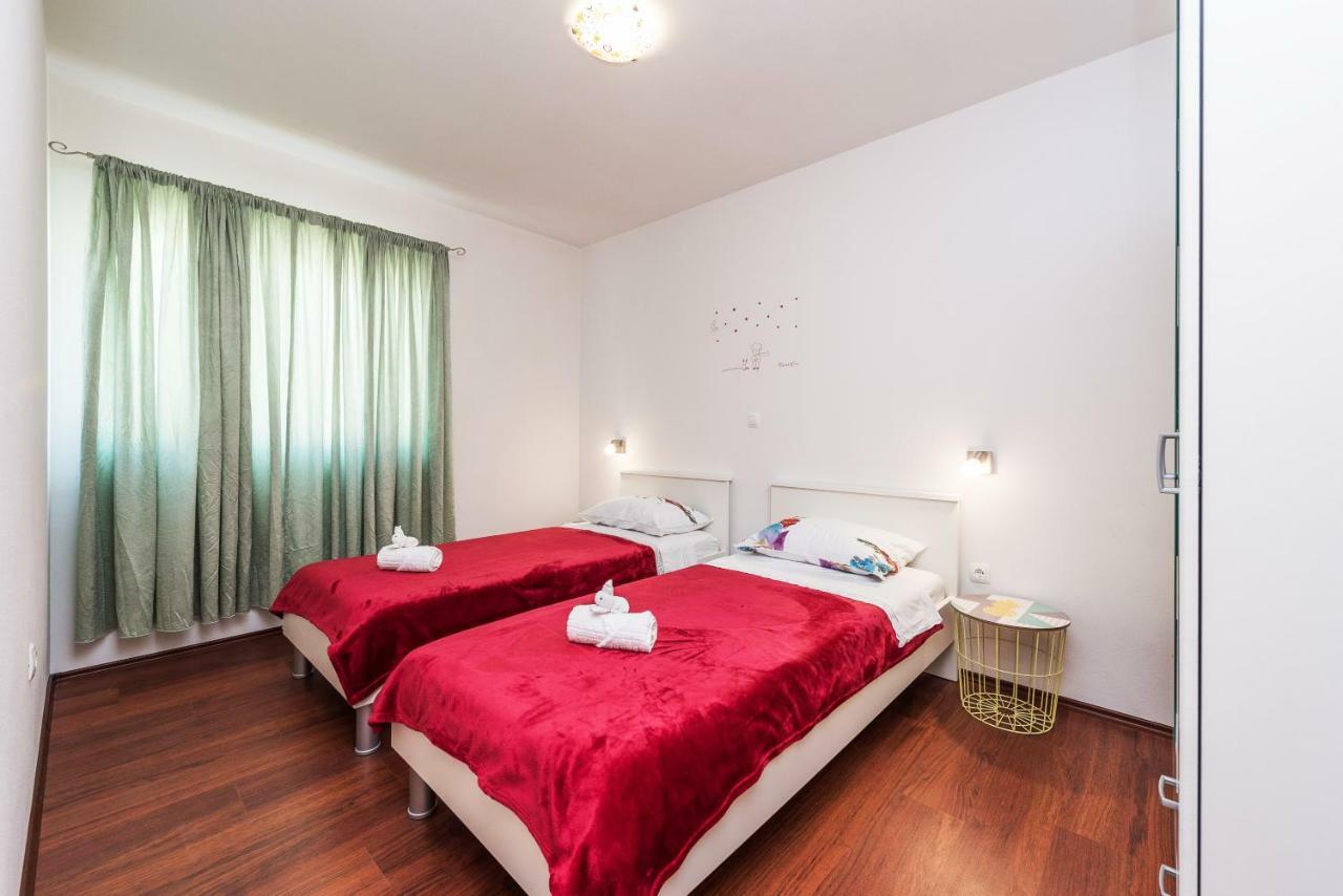 Apartman Micko Привлака Экстерьер фото